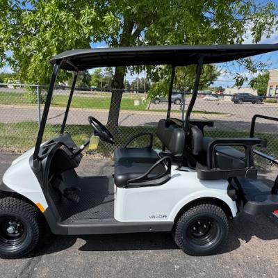 2025 EZGO Valor 4 Gas Bright White Image