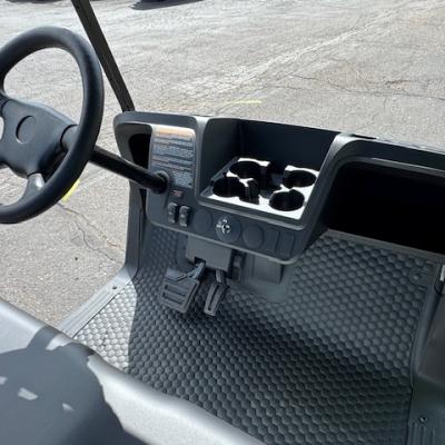 2025 EZGO Valor 4 Gas Bright White Image