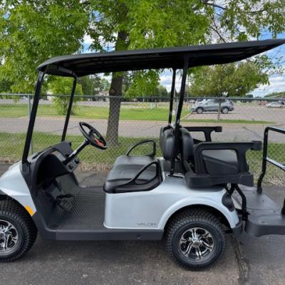 2025 EZGO Valor 4 Gas Platinum Image