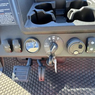E-Z-Go 2027 EZGO Valor 4 Electric inferno red Thumbnail