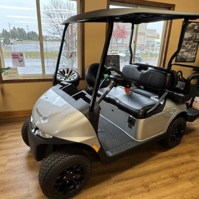 E-Z-Go 2027 EZGO Valor 4 Electric platinum